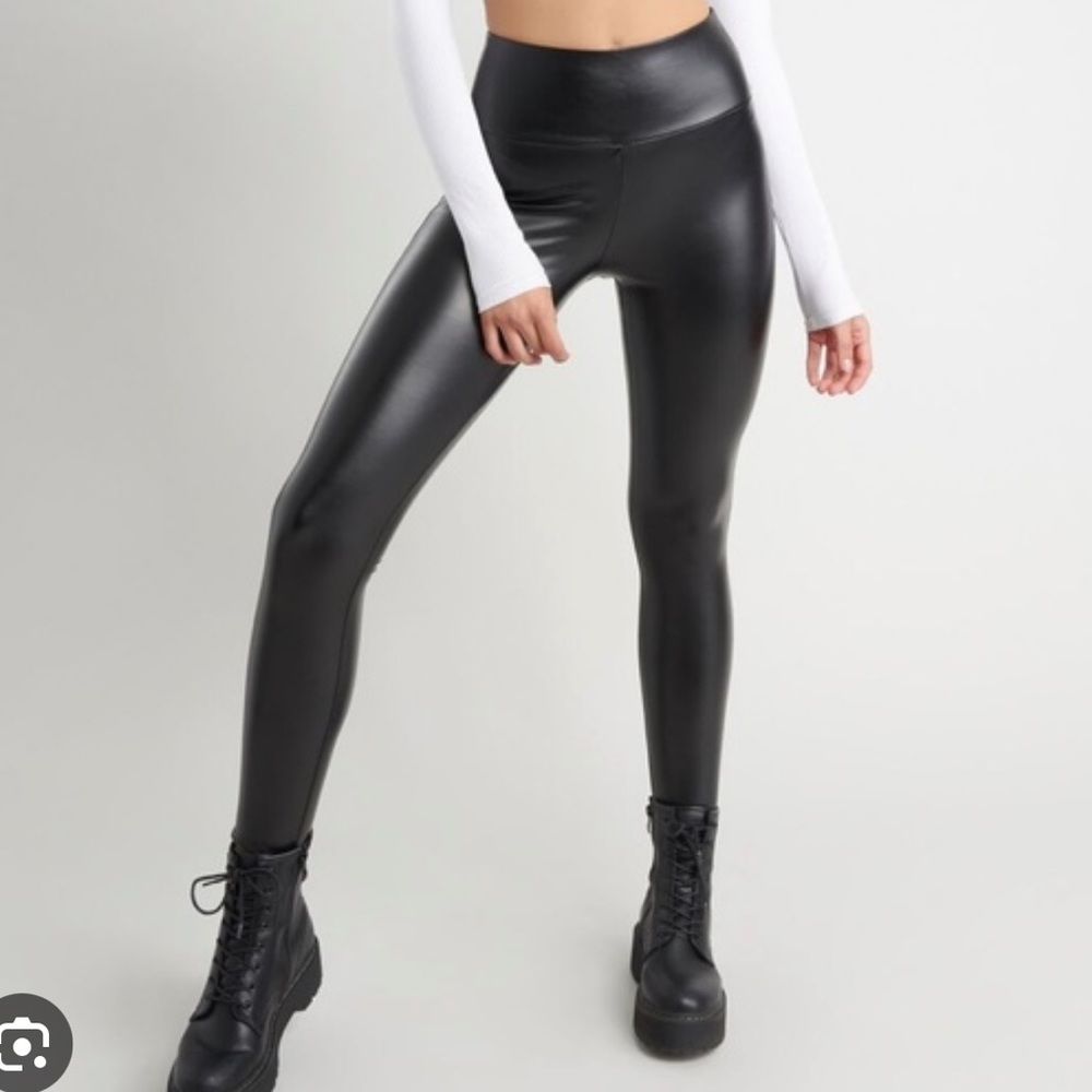 Garage black leather leggings